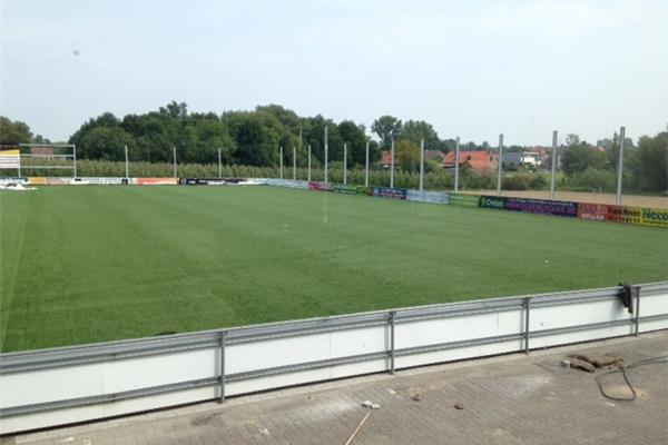 Aanleg kunstgras voetbalveld - Sportinfrabouw NV